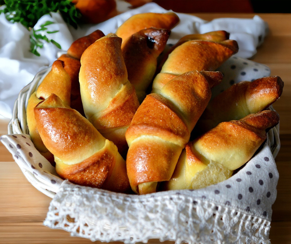 Nadýchané rožky s lekvárom Mňamky Recepty sk