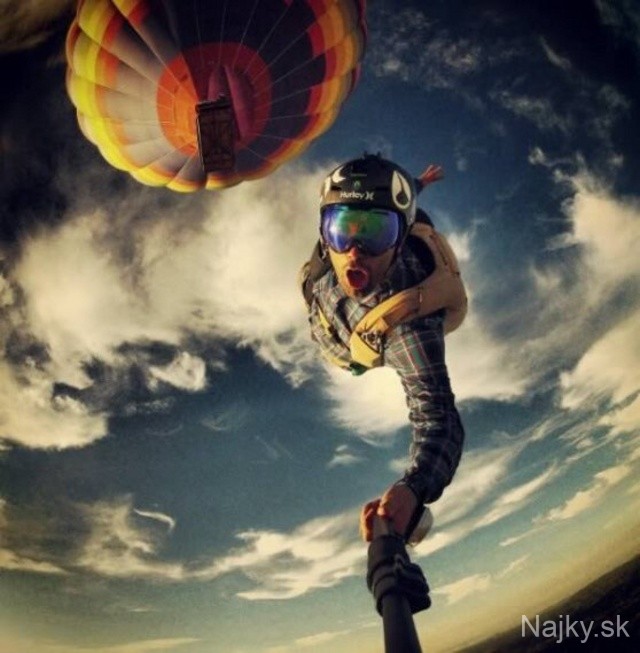 0cfb033-34517-a98889-extreme-selfie-3-skydivin-558x900-fit