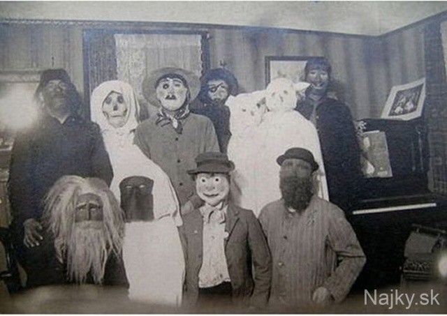 creepy_vintage_halloween_costumes_23