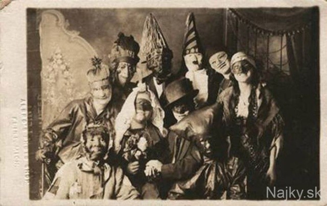 creepy_vintage_halloween_costumes_26