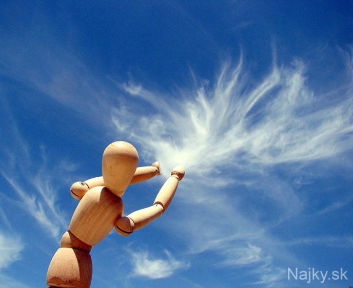 cloud-forced-perspective-optical-illusions-27