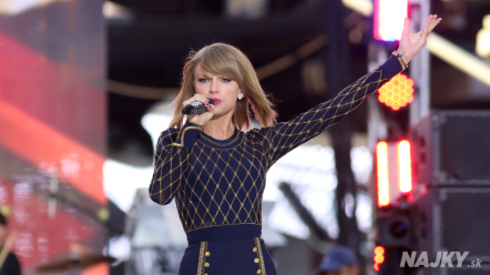 Taylor_Swift_Performs_on_