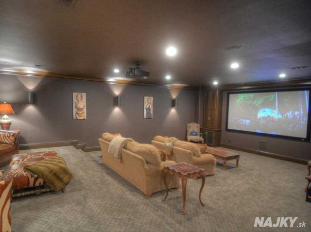the-mansion-even-has-an-in-house-movie-theater