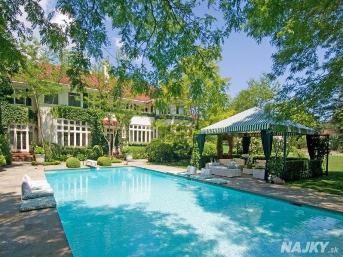 the-property-comes-with-an-outdoor-pool-as-well