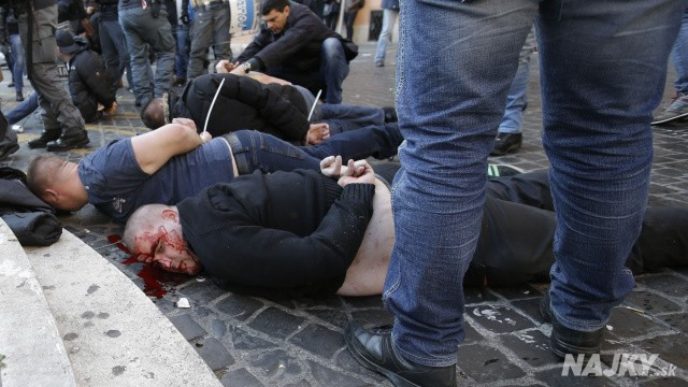 APTOPIX Italy Soccer Europa League Clashes