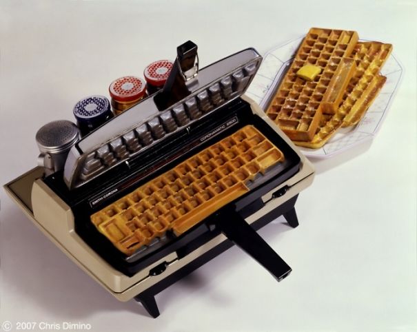 http://www.popsugar.com/tech/Geeky-Waffle-Machine-Goes-Great-Chicken-Computers-239908?utm_campaign=default_hp&amp;utm_source=hover_pin