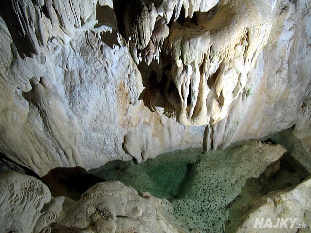 &quot;Harmanecka cave 2&quot; by Juloml - Vlastné dielo. Licensed under CC BY-SA 3.0 via Wikimedia Commons - http://commons.wikimedia.org/wiki/File:Harmanecka_cave_2.jpg#/media/File:Harmanecka_cave_2.jpg