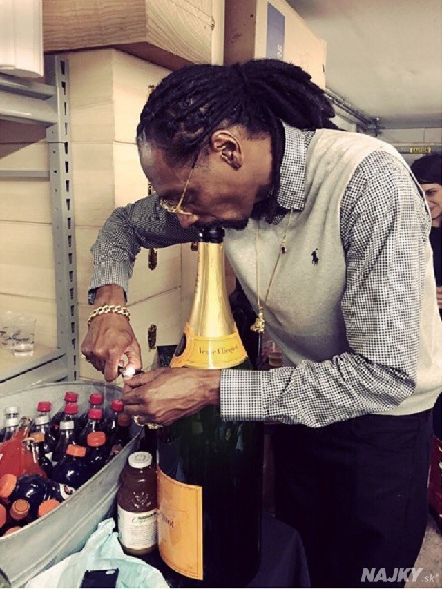 https://instagram.com/p/0dyn2rP9Oa/?taken-by=snoopdogg