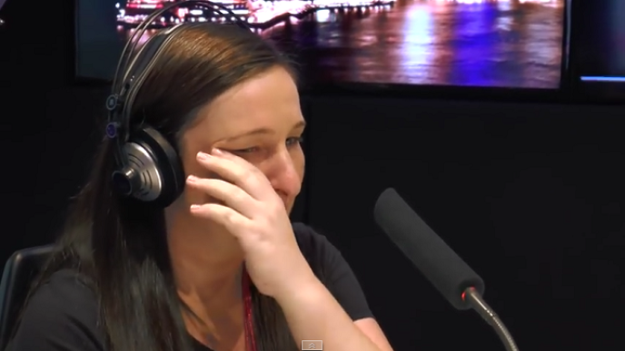 žena rádio