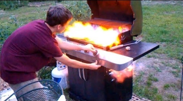 http://article.wn.com/view/2015/04/22/Gas_Grill_Fails_Safety_Test/