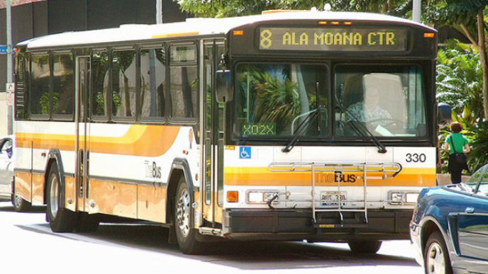 city-bus-shelter-homeless-group-70-hawaii-8