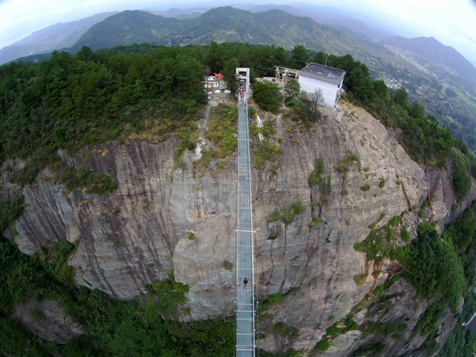 worlds-longest-glass-bridge-shiniuzhai-geopark-china-6