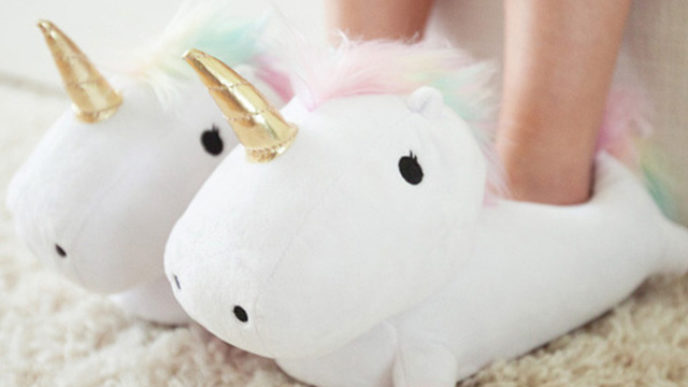 Unicorn slippers light up 2.jpg