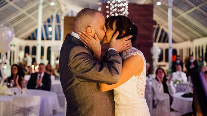 Bride shaves hair cancer terminally ill husband craig joan lyons 2 1.jpg
