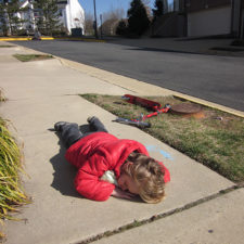 Funny kids sleeping anywhere 1 57a987e0a0ab7__605.jpg