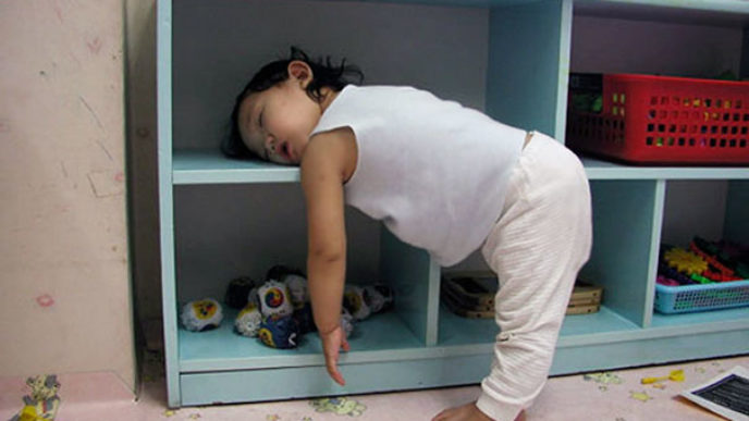 Funny kids sleeping anywhere 125 57aaeafca9771__605.jpg