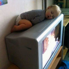 Funny kids sleeping anywhere 99 57a9e31a79f3a__605.jpg