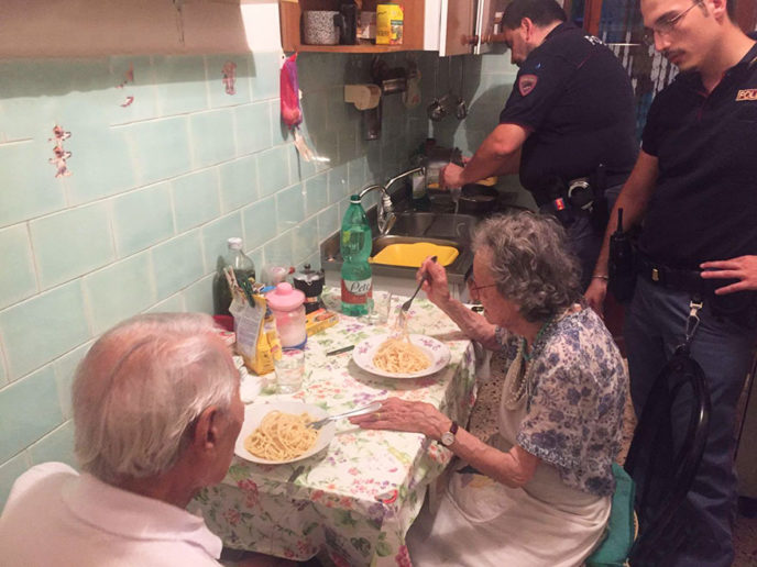 Old couple cries police cook pasta rome 1.jpg