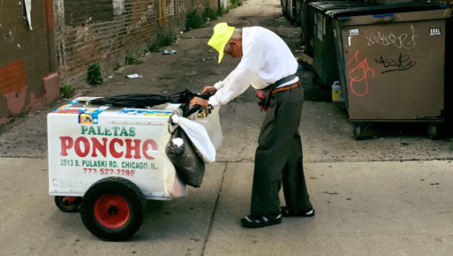 Senior man pushing cart popsicle street seller fundraiser fidencio sanchez 1.jpg