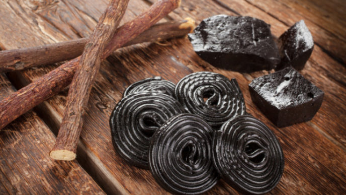 Production steps of licorice, roots, pure blocks and candy.