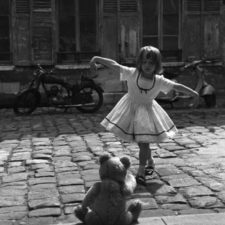 Historical children playing photography 58a4177c0bfed__700.jpg