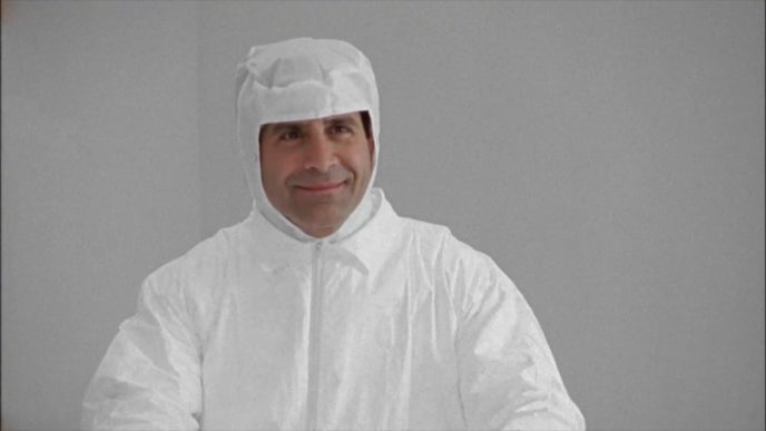 Mr monk in white room smiling monk 26217981 1440 900.jpg