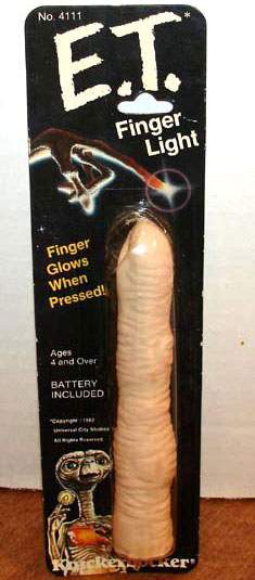 Toy et finger.jpg