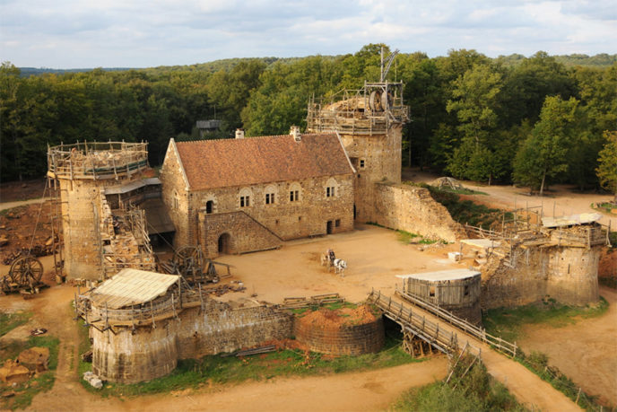 Building 13th century guedelon castle france 1 59c9fe3b04b5b__880.jpg