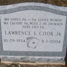 Funny tombstones epitaphs 18 59e08e73219f9__605.jpg