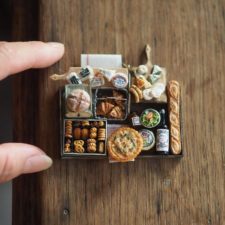 Handmade miniature art japanese artist kiyomi 9 5a16deb4d0e5c__700.jpg