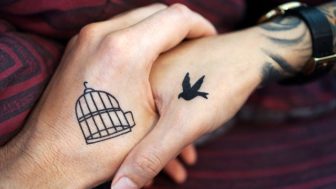 Dvojica vztah tetovanie pixabay.jpg