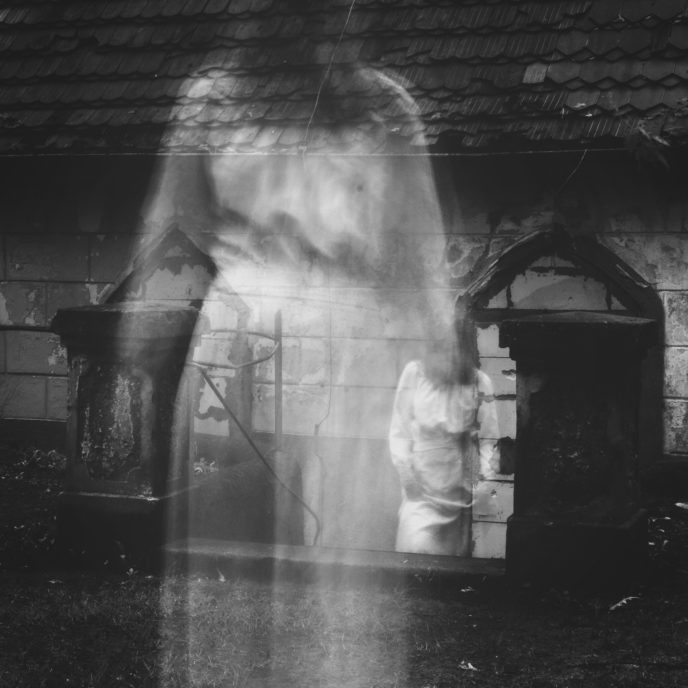 Http://maxpixel.freegreatpicture.com/Church Haunted Cemetery White Lady Spirit Spook 1887125