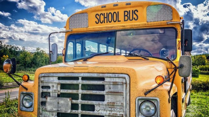 Skolsky autobus pixabay 11.jpg