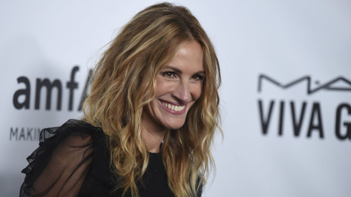 Julia Roberts attends the 2017 amfAR Inspiration Gala Los Angeles on Friday, Oct. 13, 2017, in Beverly Hills, Calif. (Photo by Jordan Strauss/Invision/AP)