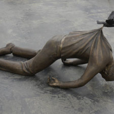 Sculptures defying gravity laws of physics 124 5a38ee62985ce__700.jpg