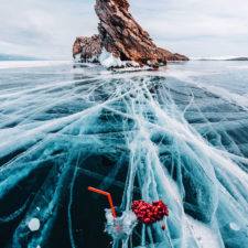 I walked on frozen baikal the deepest and oldest lake on earth to capture its otherworldly beauty again 5abcae8488cdb__880.jpg
