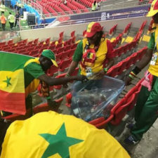 Japan senegal football fans cleaning stadium trash word cup 2018 9 5b2a39a10c0da__700.jpg