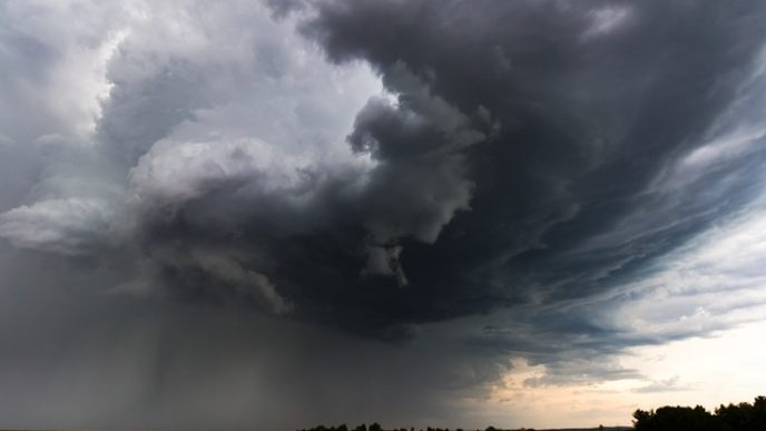 Priroda burka dazd pixabay.jpg