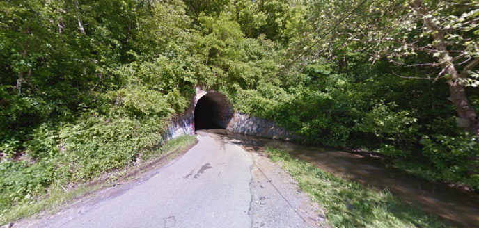 Https://www.dangerousroads.org/haunted roads/4913 sensabaugh tunnel.html