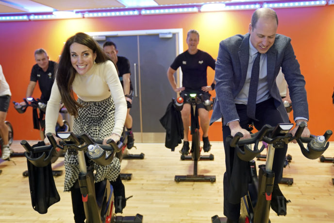 Kate a Wiliam na návšteve fitness centra.