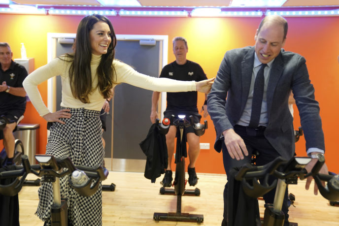 Kate a Wiliam na návšteve fitness centra.