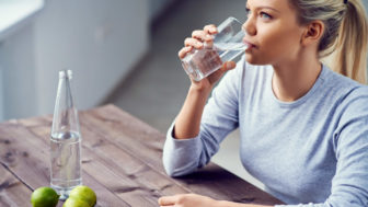 Ako piť vodu, aby ste schudli, toto sú pravidlá výživových poradcov