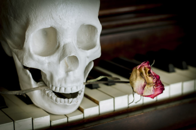 strašidelná hudba, klavír