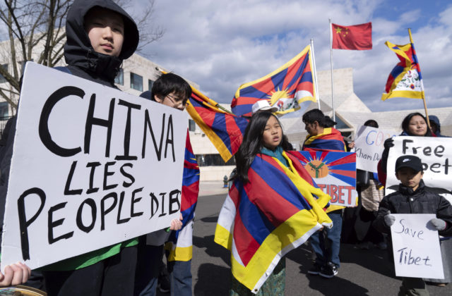 271653_us_tibet_35016 640x420.jpg