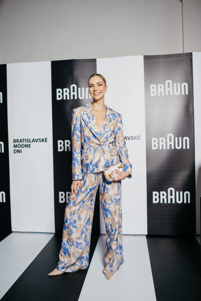 Daniela vojtasova v zone braun na bratislavskych modnych dnoch.jpg