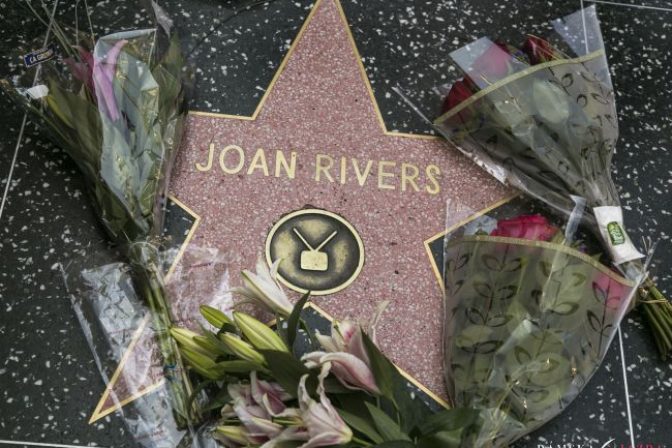 Americká moderátorka Joan Rivers zomrela vo veku 81 rokov