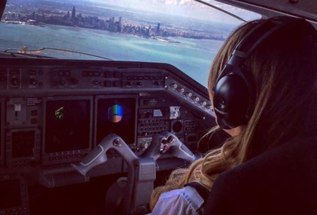 The mexican pilot has amassed over 722k followers with her photos in the cockpit.jpg