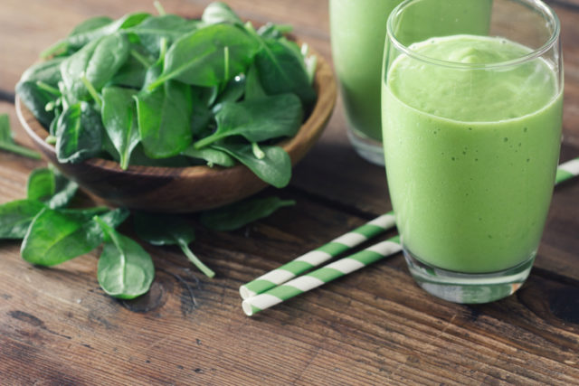 Recept na zelené smoothie, nápoj plný vitamínov