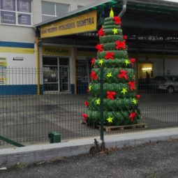 Vianočný stromček z pneumatík