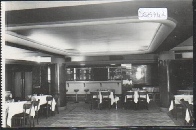 Bar ponorka hotel stalingrad suteren klub priatelov starej nitry.jpg